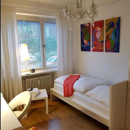 Schoenes Privatzimmer In Hamburg Winterhude Buitenkant foto
